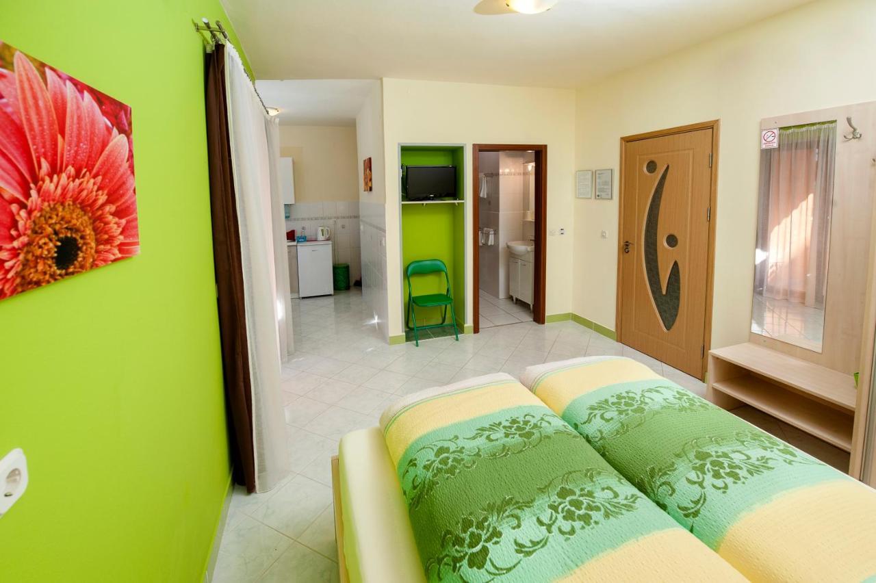 Apartments Erik B&B Adults Only Rovigno Esterno foto
