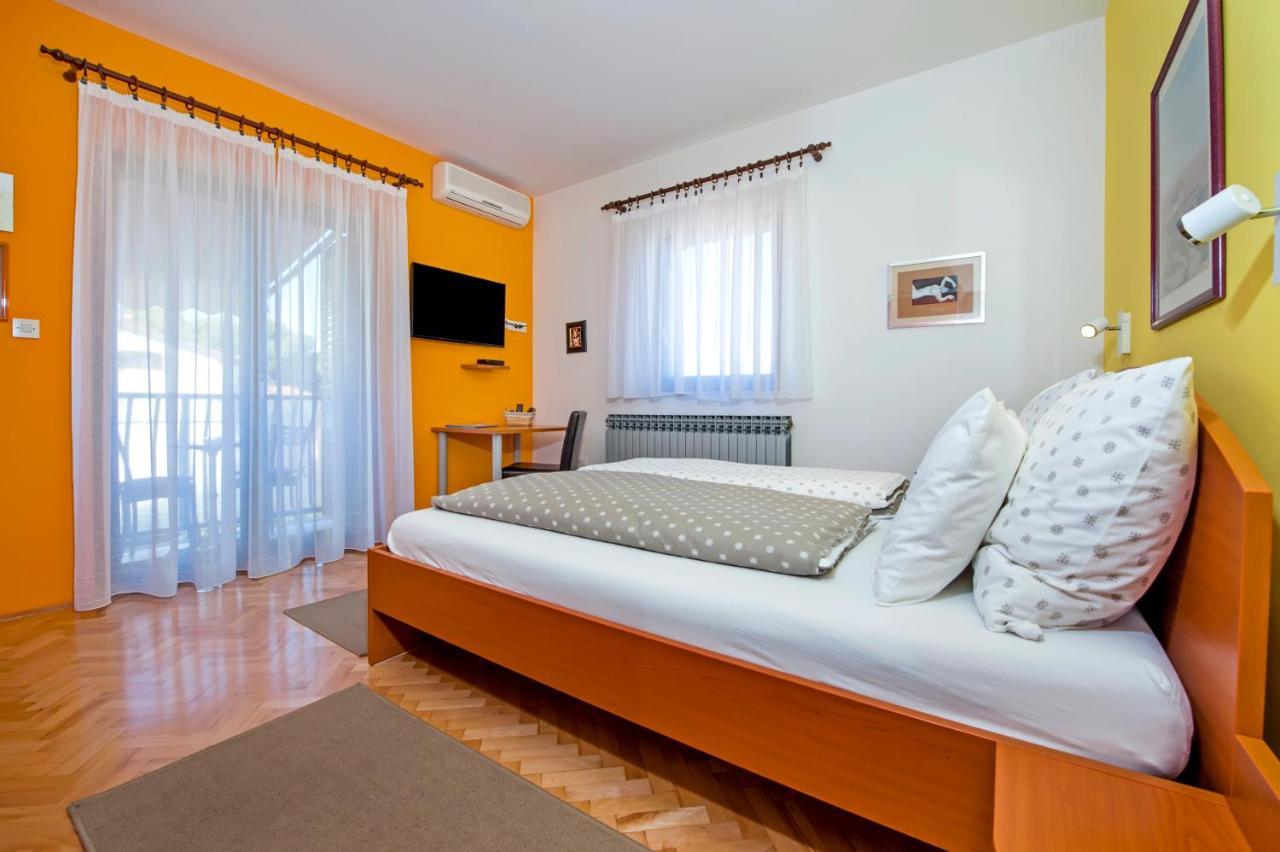 Apartments Erik B&B Adults Only Rovigno Esterno foto