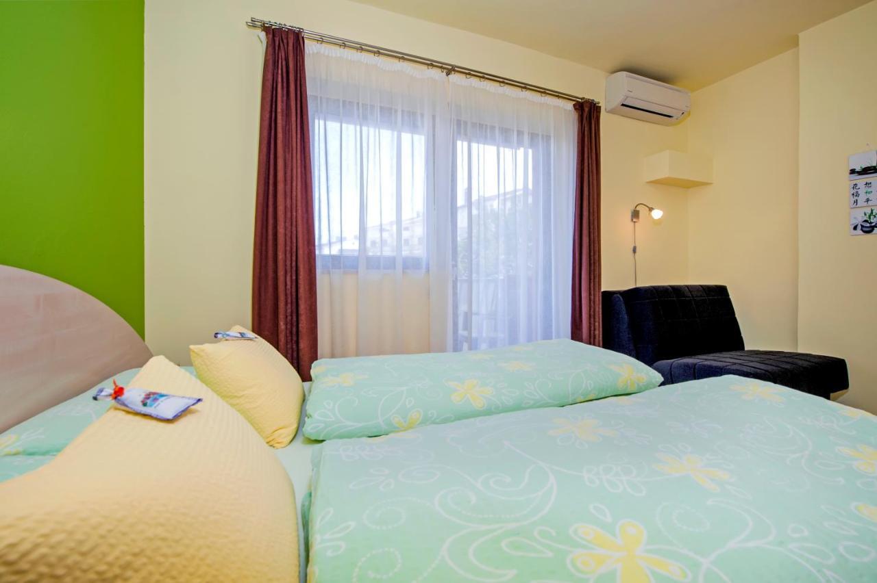 Apartments Erik B&B Adults Only Rovigno Esterno foto