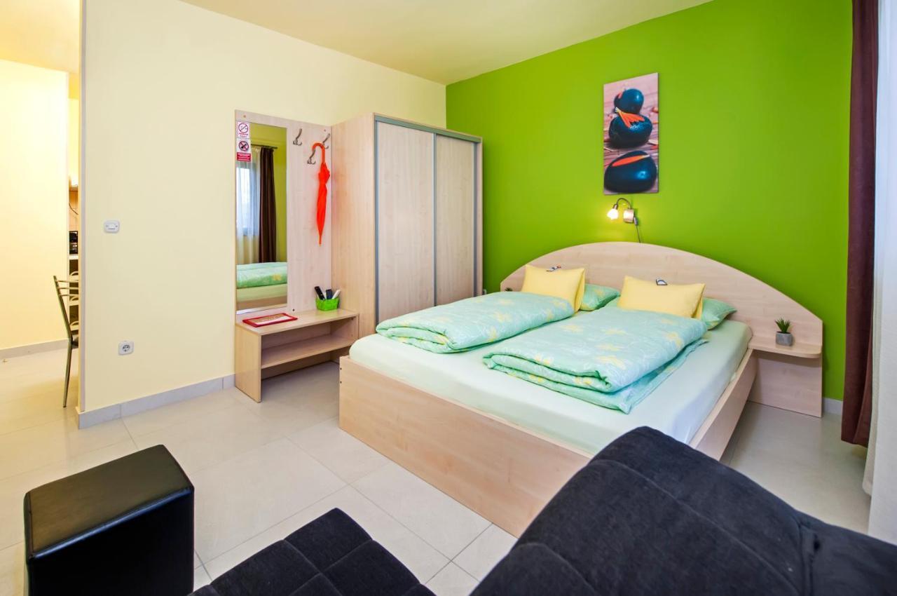 Apartments Erik B&B Adults Only Rovigno Esterno foto