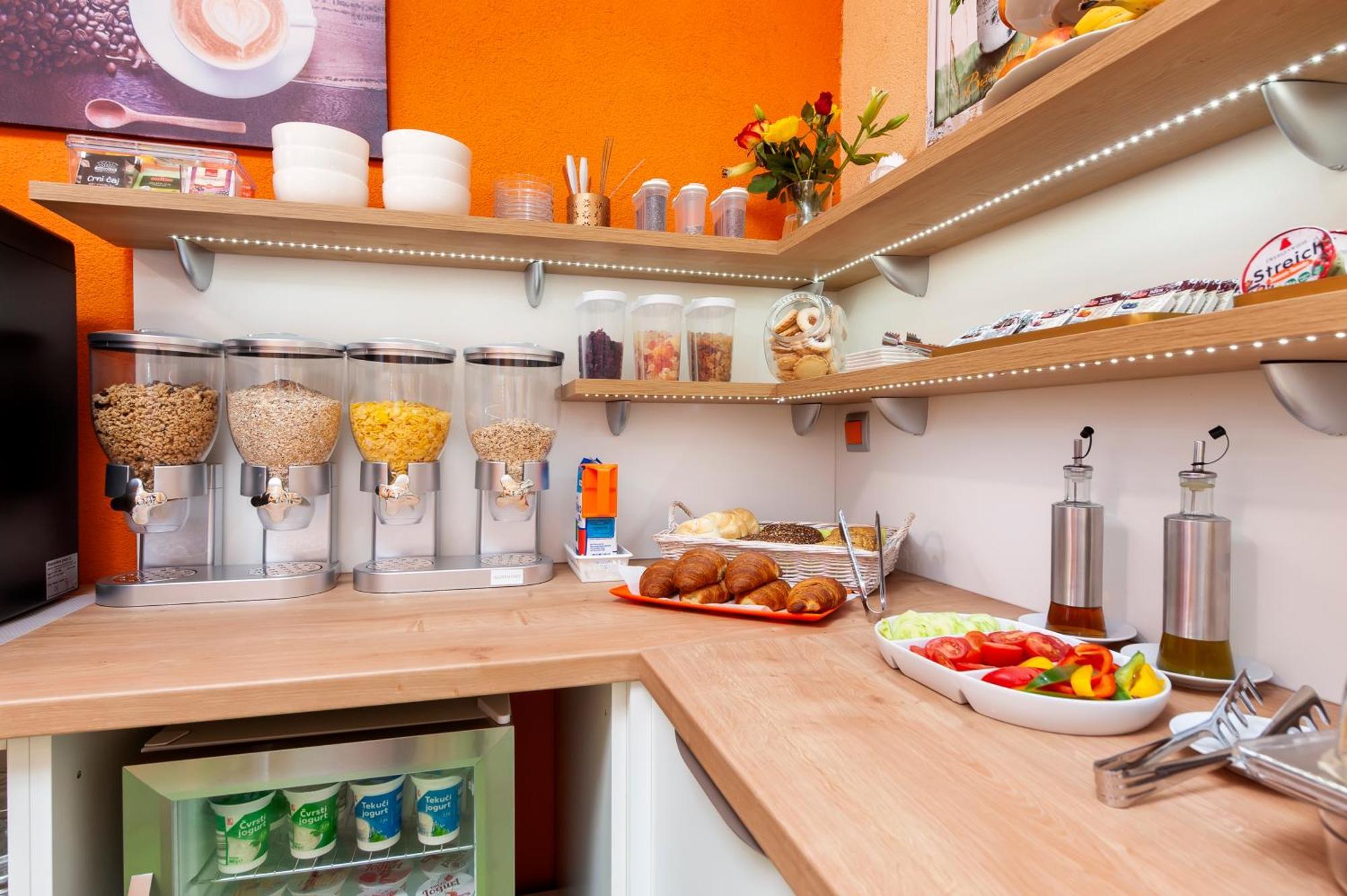 Apartments Erik B&B Adults Only Rovigno Esterno foto