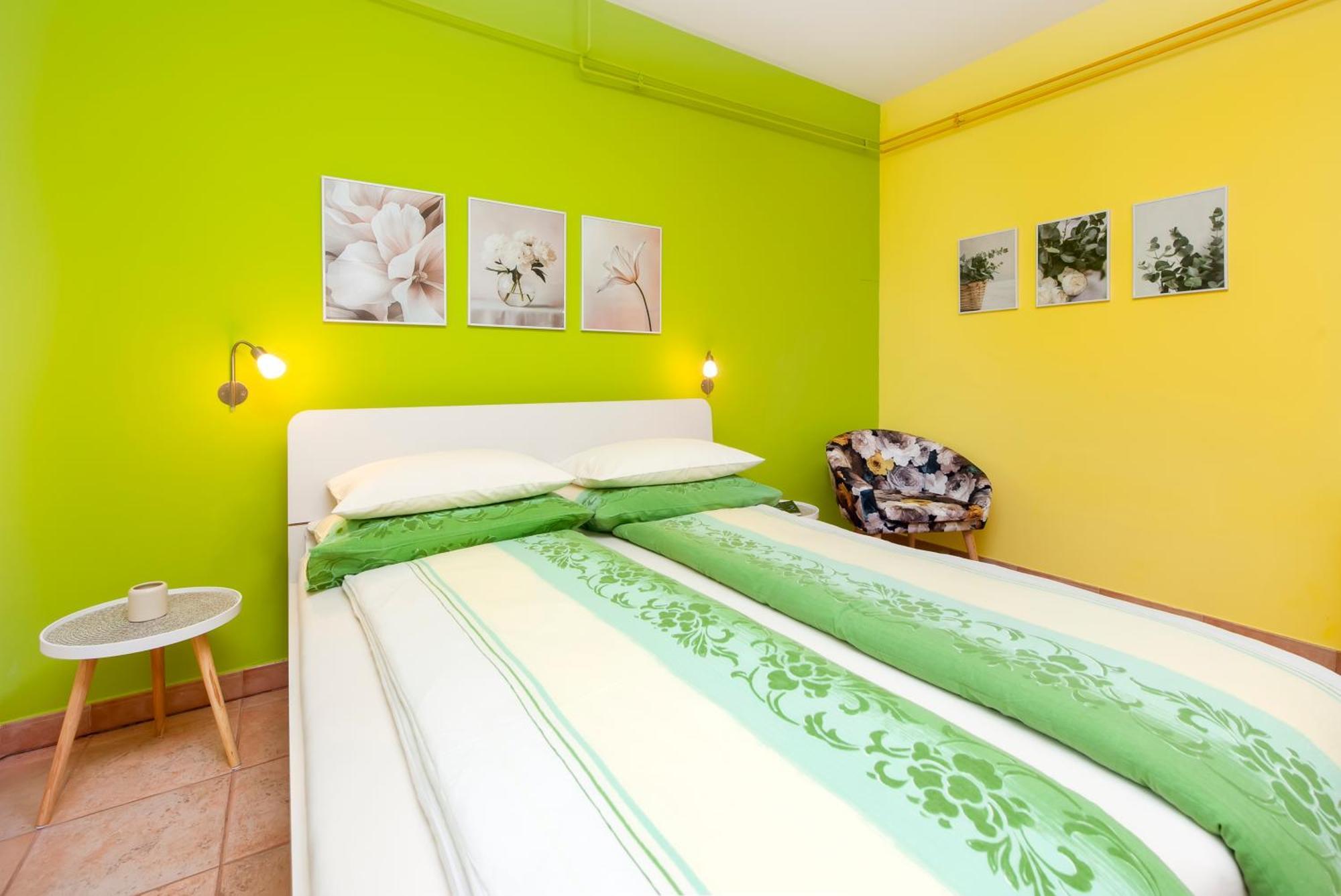 Apartments Erik B&B Adults Only Rovigno Esterno foto