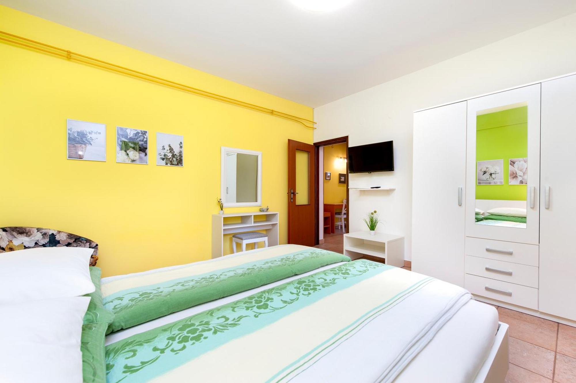 Apartments Erik B&B Adults Only Rovigno Esterno foto