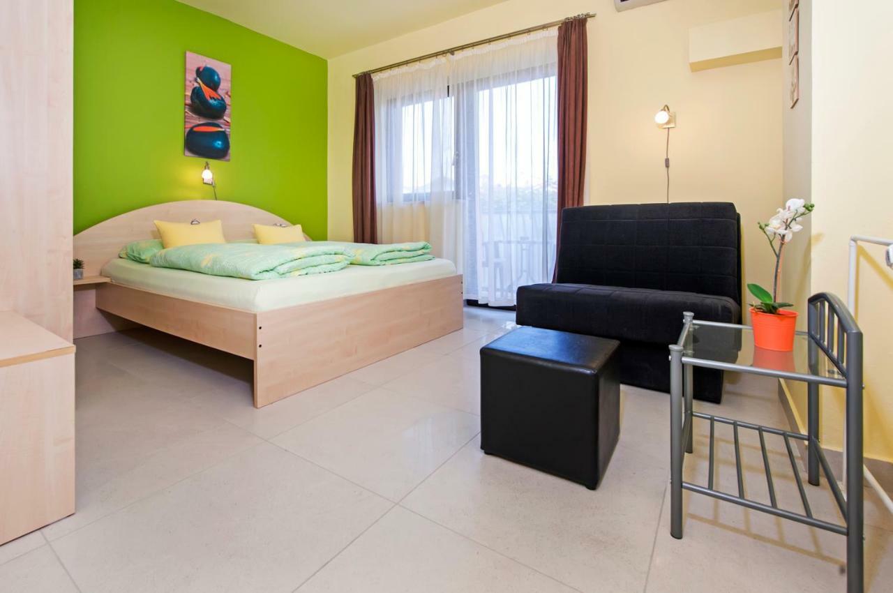 Apartments Erik B&B Adults Only Rovigno Esterno foto