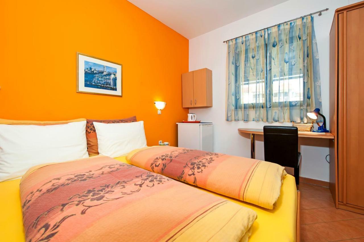 Apartments Erik B&B Adults Only Rovigno Esterno foto